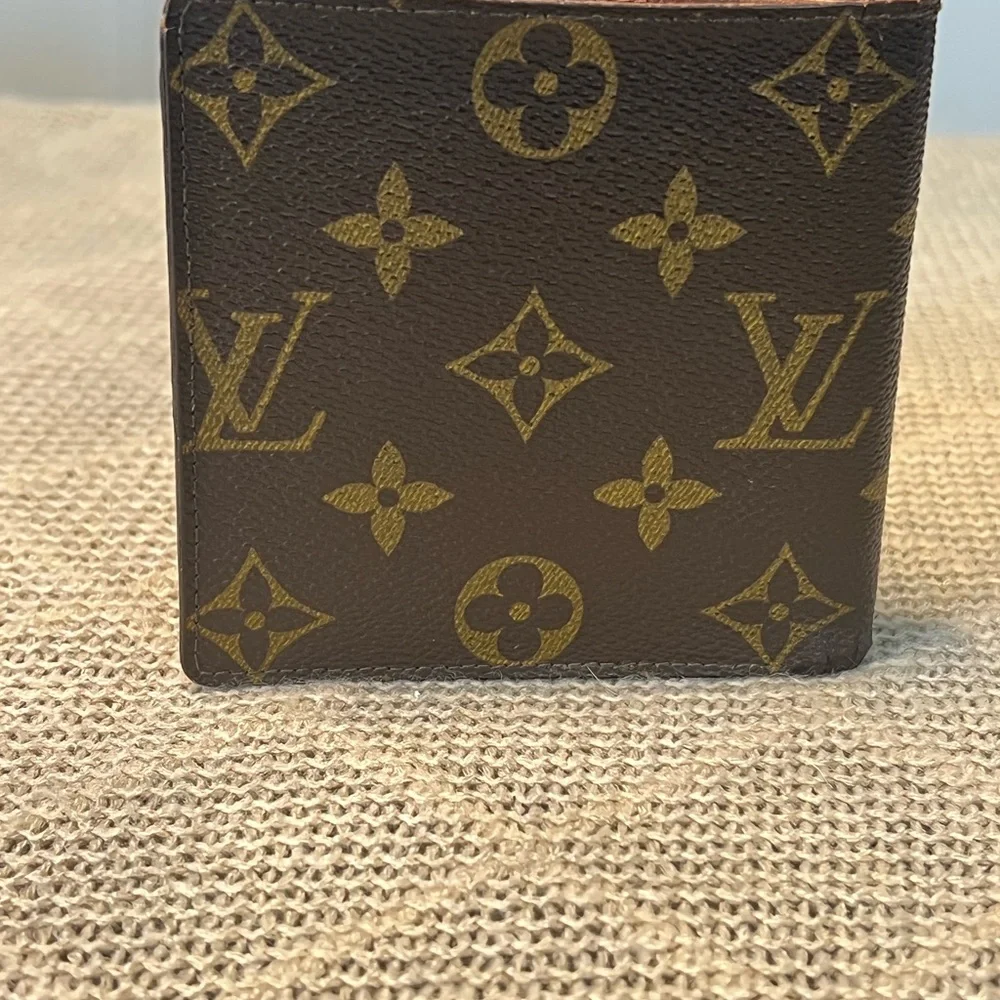 Louis Vuitton Brown Monogram Canvas Bi-Fold Key & Card Holder